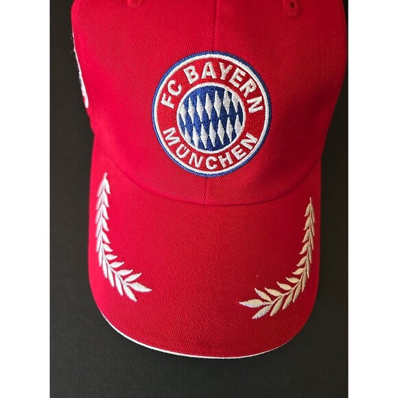 FC Bayern Munchen Adjustable Strapback Hat Soccer Football  FC Bayern Munchen Adjustable Strapback Hat Soccer Football 2008 Rare!! Deutscher